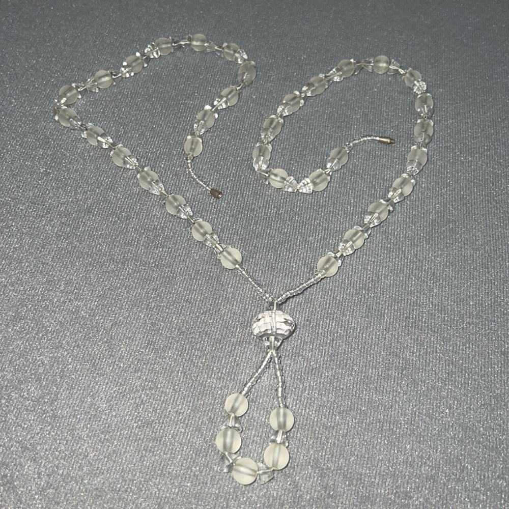Vintage clear & frosted Bead necklace